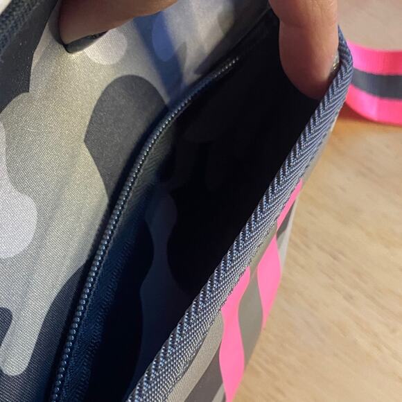 HAUTE SHORE Camouflage Crossbody Bag with Pink Stripes - Picture 3 of 9